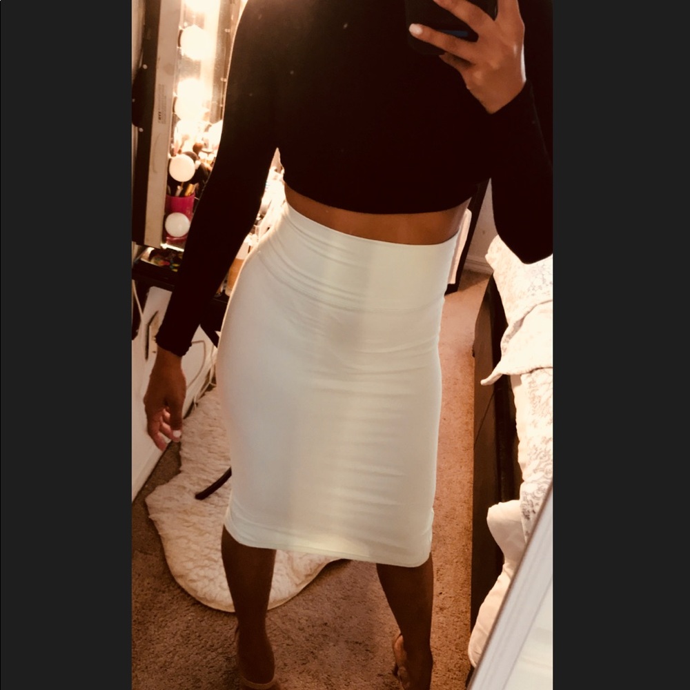 bebe White High-Waist Pencil Skirt
